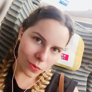 Meet your Posher, Ana maria